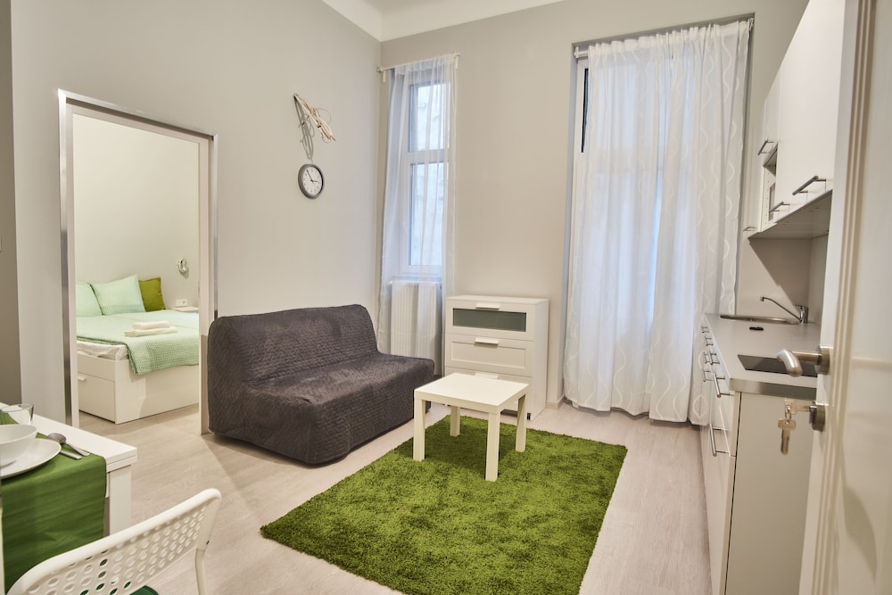 HILD-2 Apartments Budapest - Featured Image