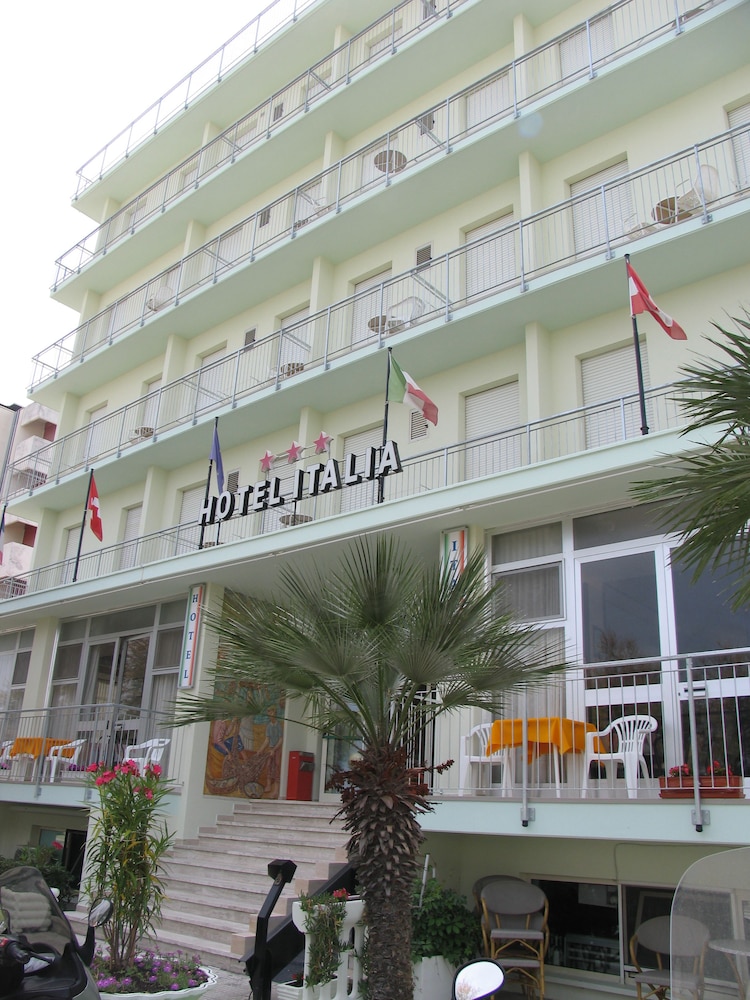 Hotel Italia - Featured Image