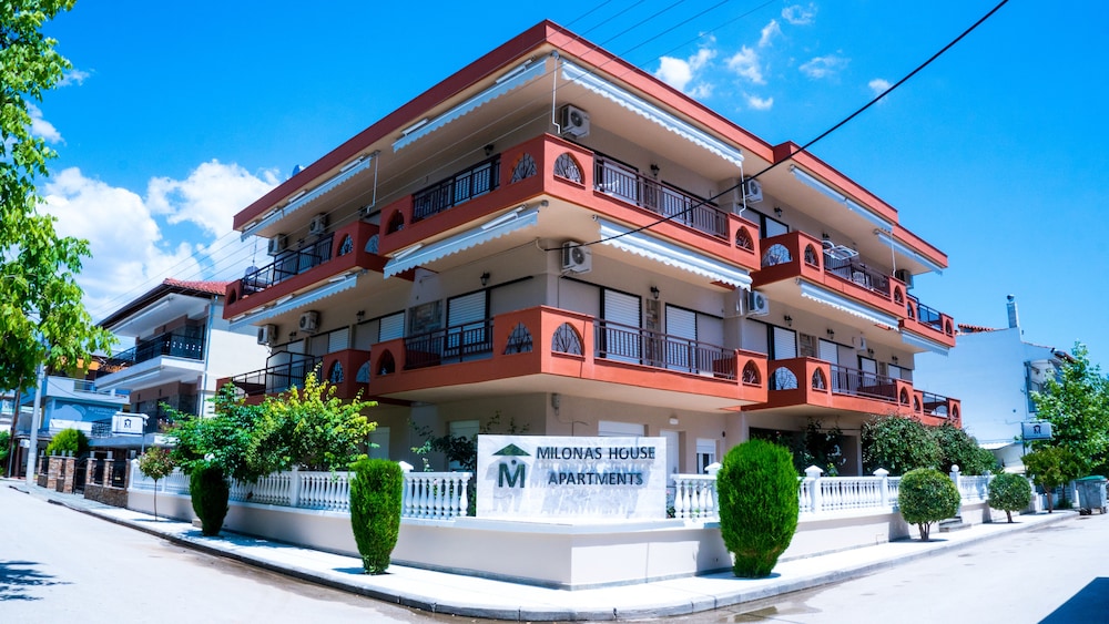 Milonas House Apartments - Featured Image
