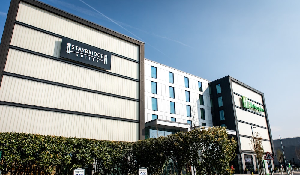 Staybridge Suites London - Heathrow Bath Road