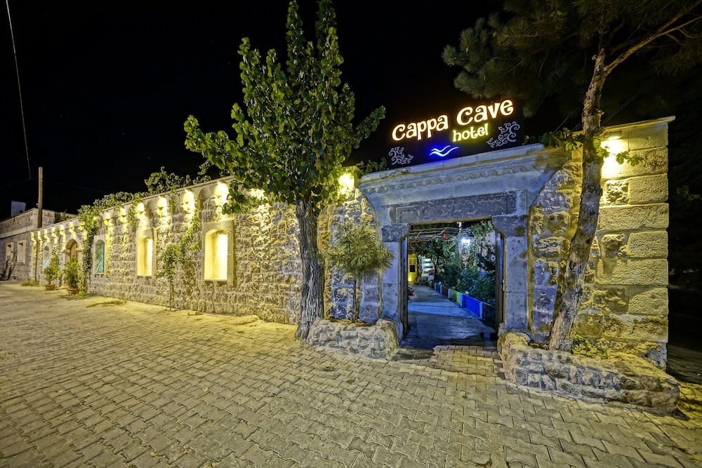 Cappa Cave Hostel - Featured Image