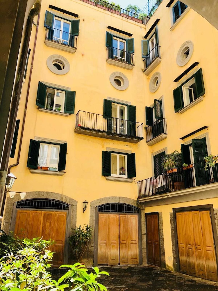 Palazzo Rota Guesthouse - Featured Image