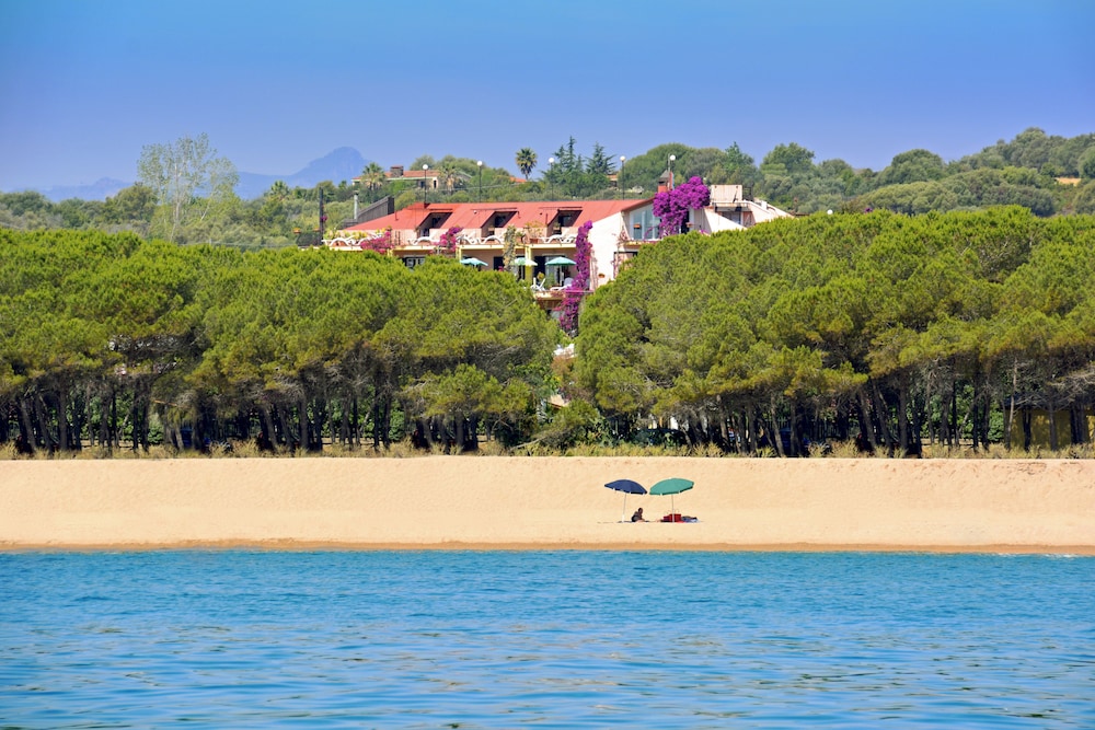 Aparthotel Domus de Janas sul Mare