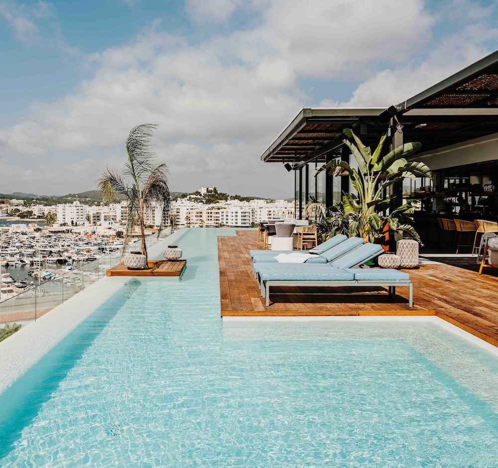 Grand Luxe Hotel Aguas de Ibiza