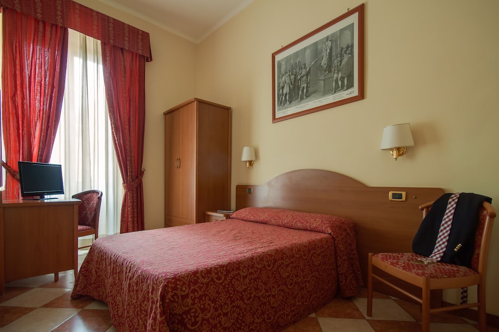 Hotel Romantica - Featured Image