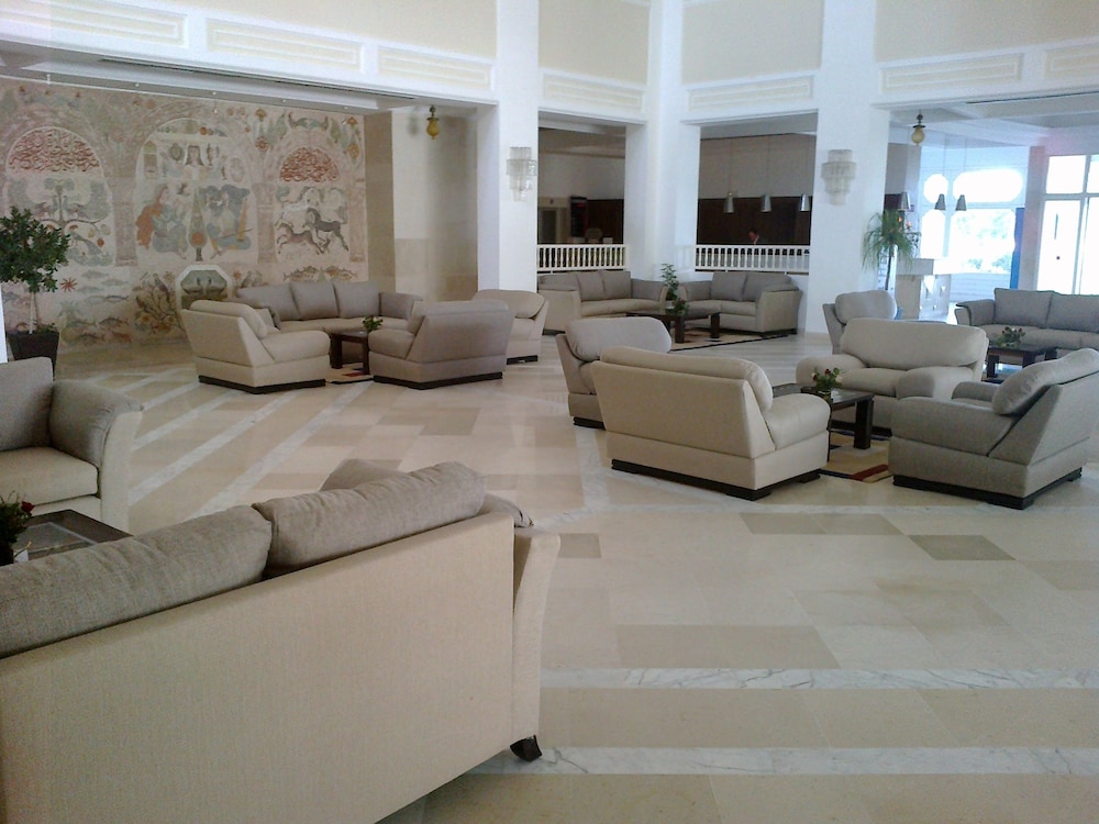 Yadis Hammamet - Lobby Sitting Area