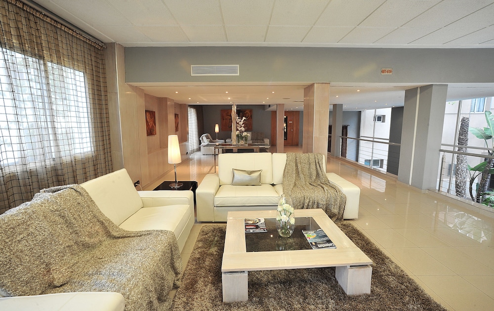 Casablanca Apparthotel - Featured Image