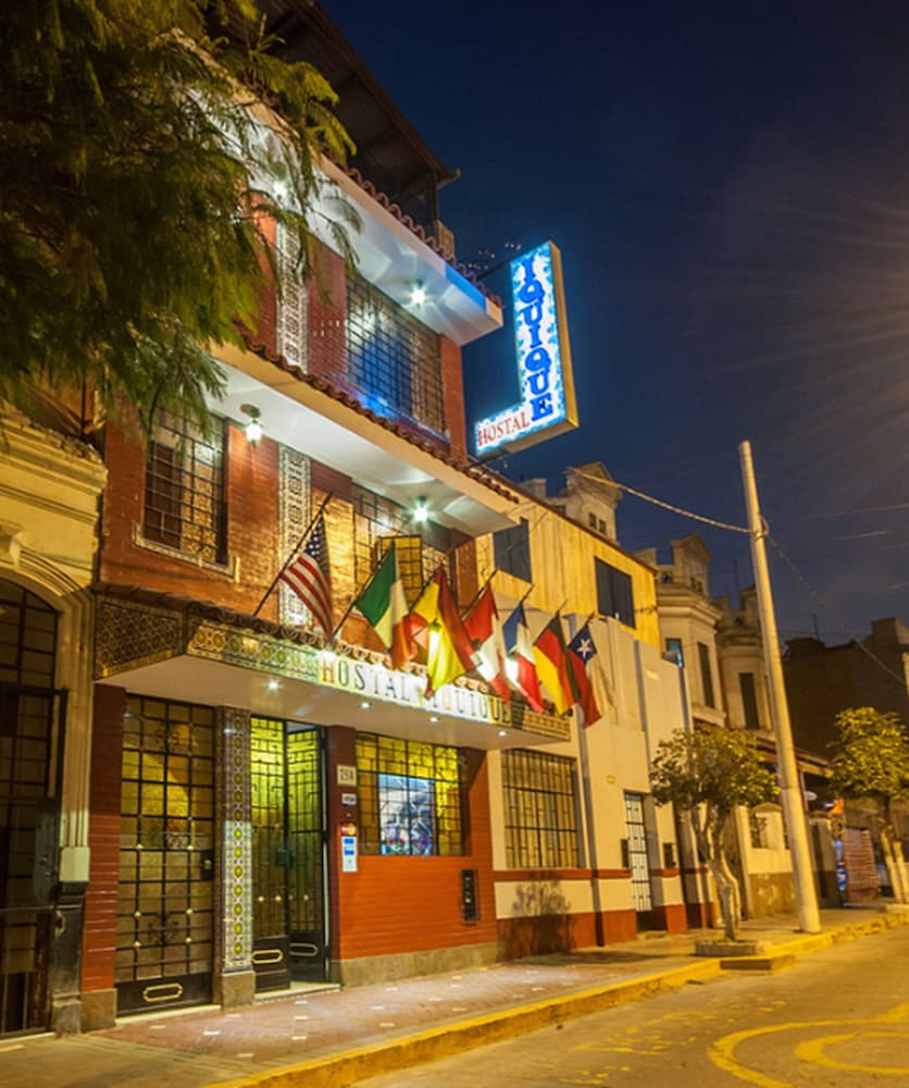 Hostel Iquique - Featured Image