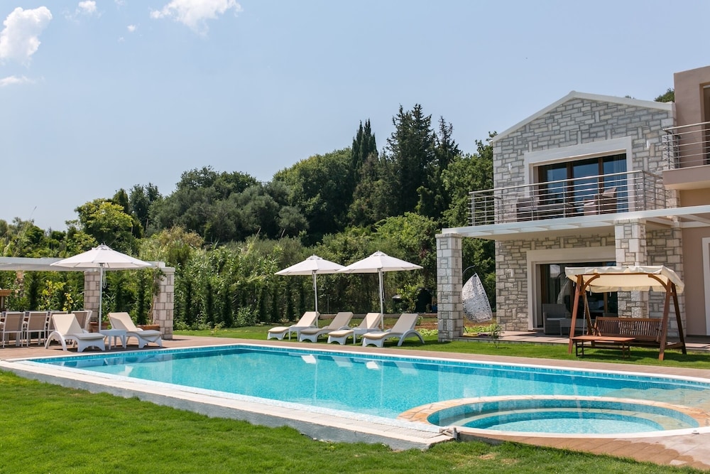 Luxury Villa Hera - Featured Image