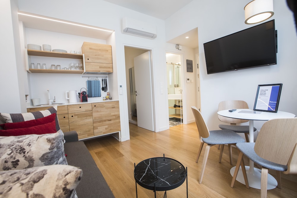 Olala Syntagma Apartments - Featured Image