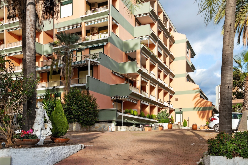 Grand Albergo Apartment - Featured Image