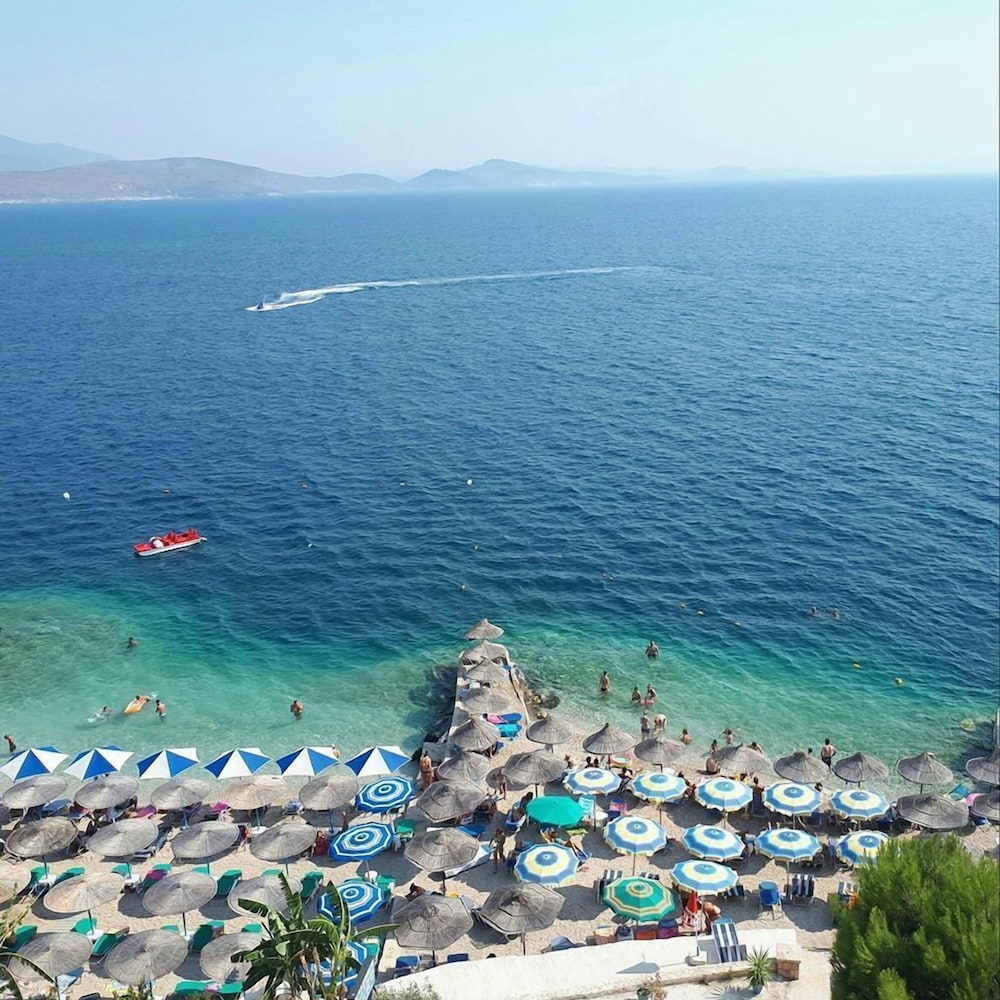 Kalemi's Beach and Hotel