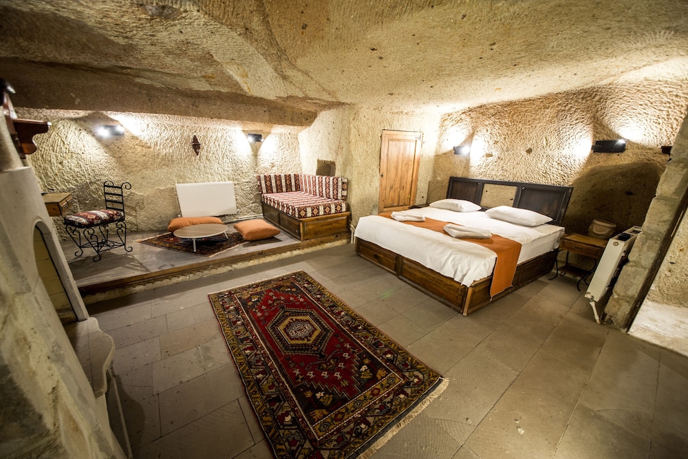 Harkasos Cave Hotel - Featured Image