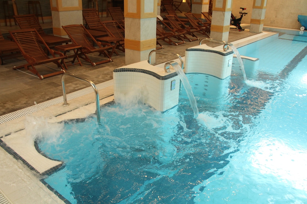 7 Pools SPA & Apartments - Featured Image