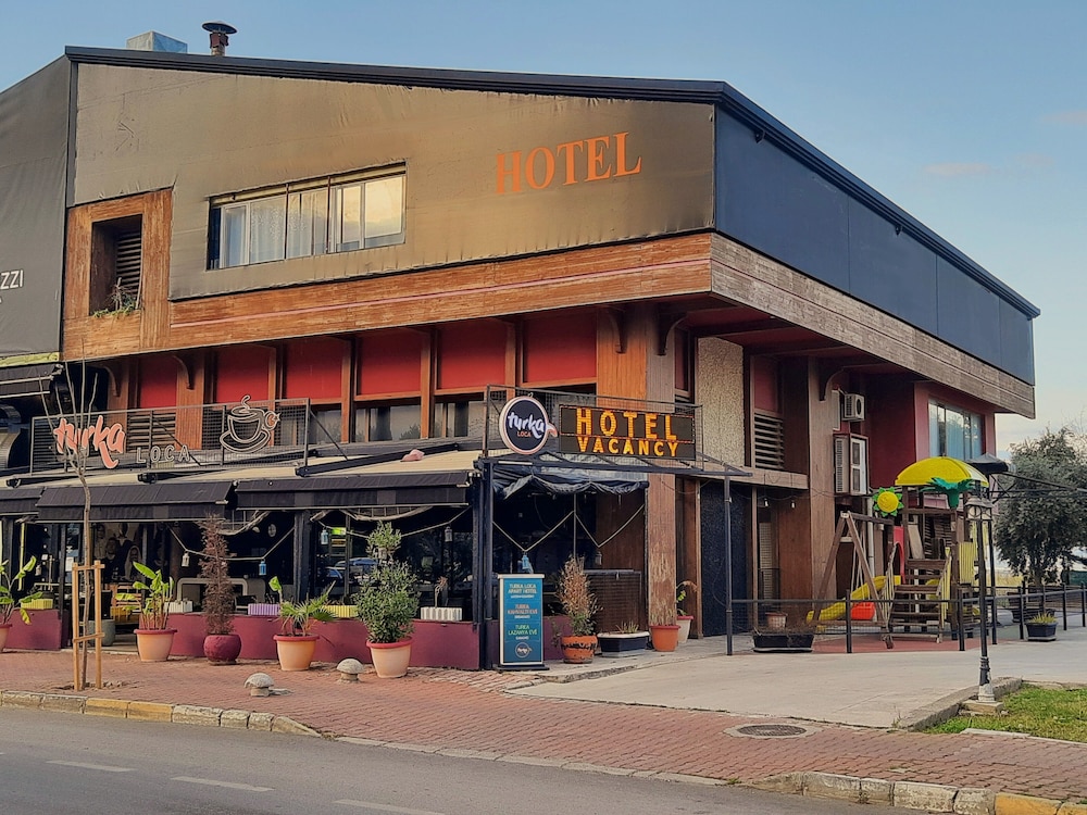 Turka Loca Apart Hotel - Featured Image