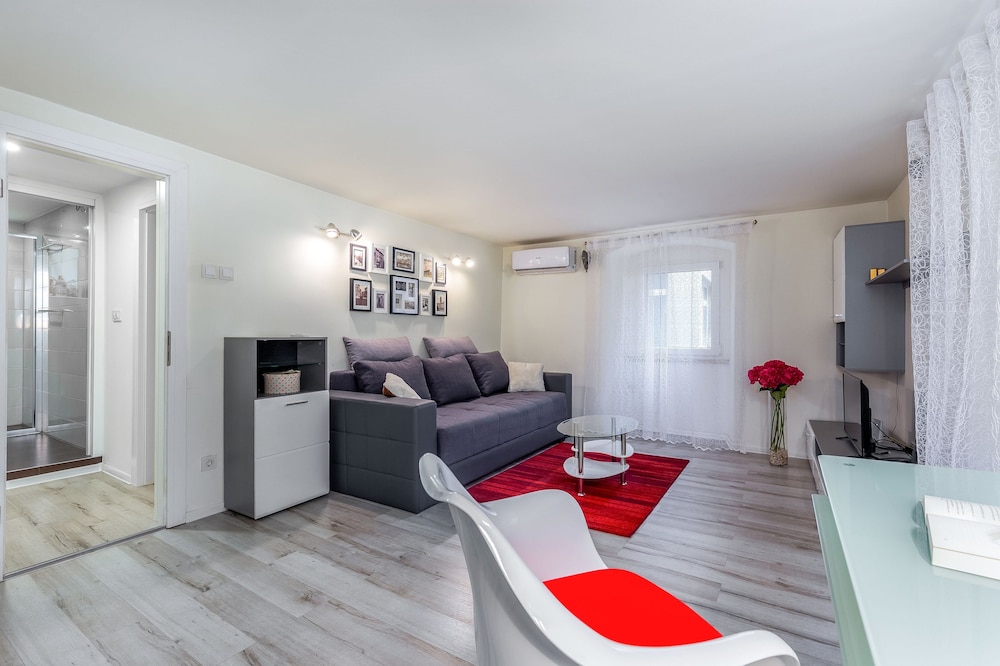 Fiorello Apartment - Featured Image
