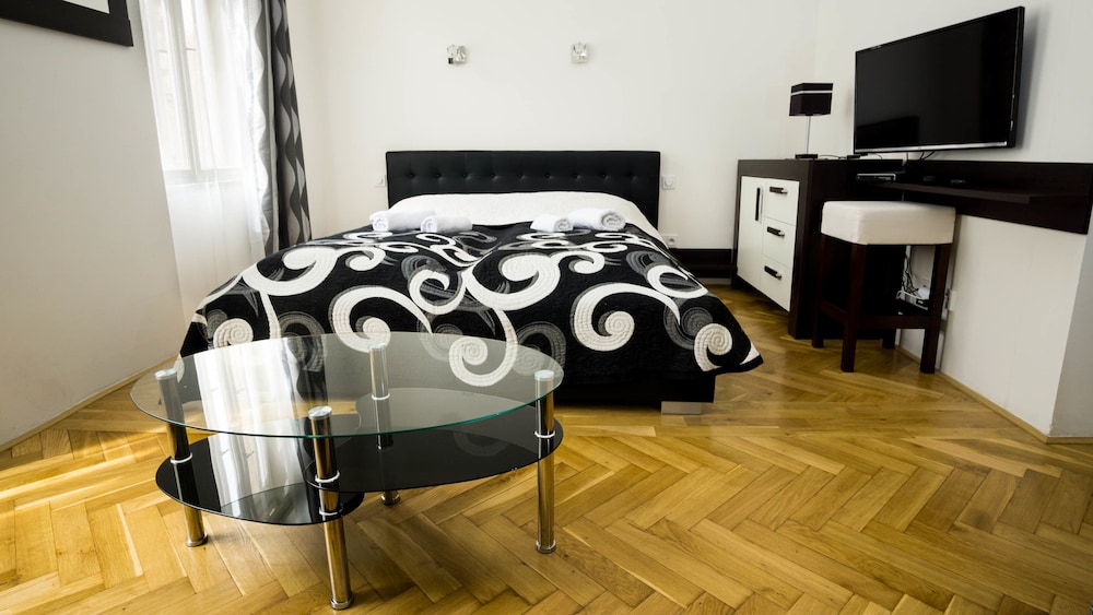 Black & White Apartment by Wenceslas Sq.