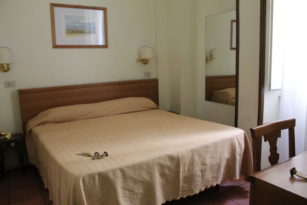 Hotel Pomezia