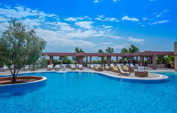 Varos Village Hotel