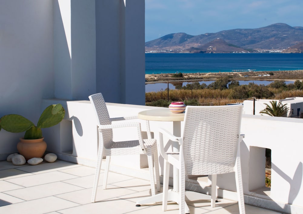 Camara Hotel Naxos - Featured Image