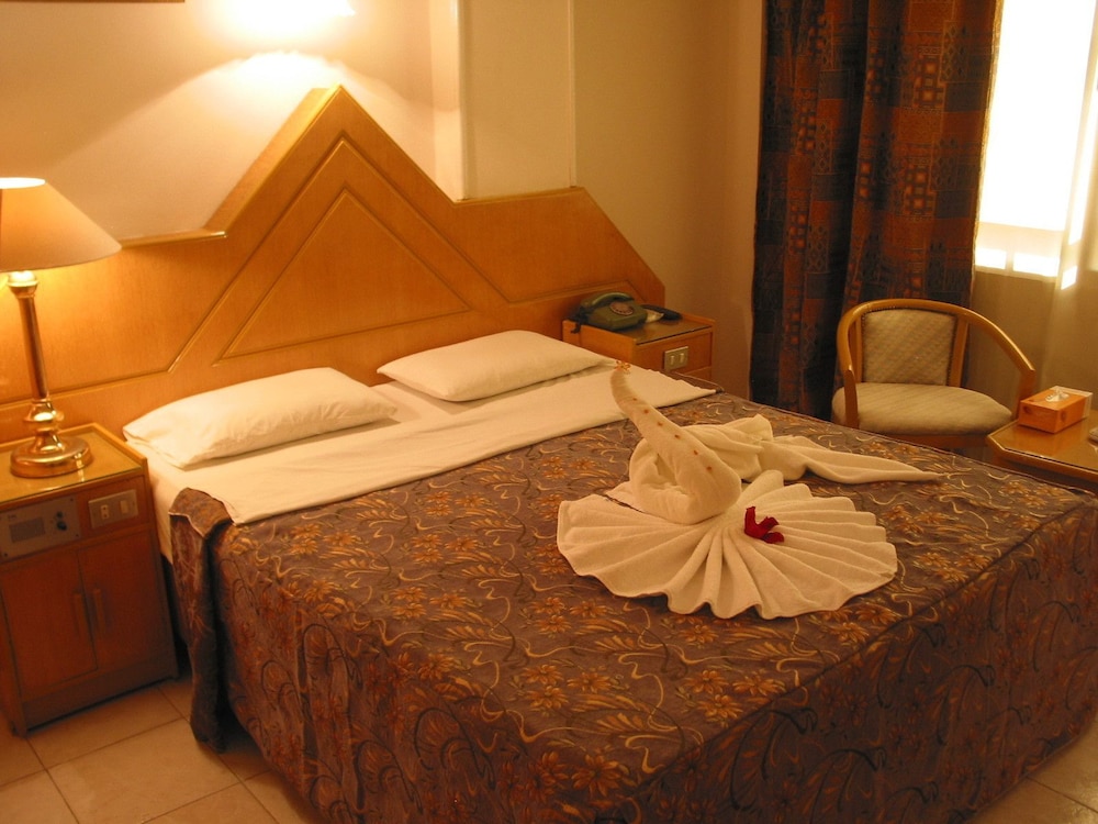 Karnak Hotel - Featured Image