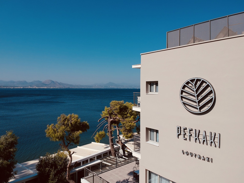 Hotel Pefkaki - Featured Image