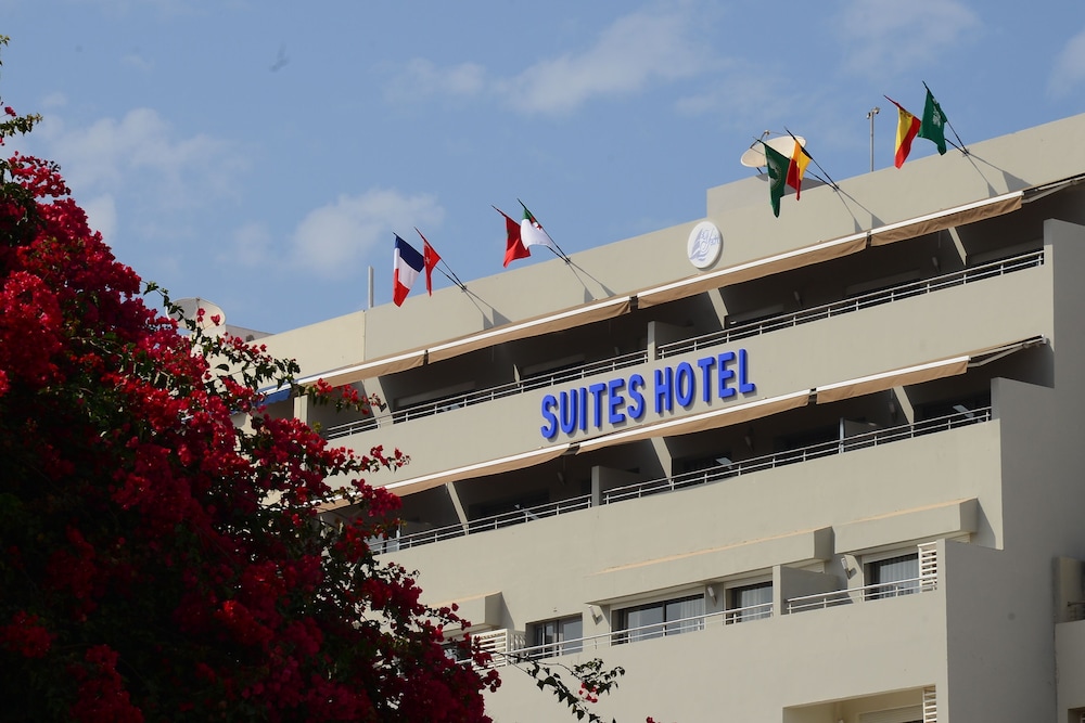 Suites Hotel Le Yacht - Featured Image