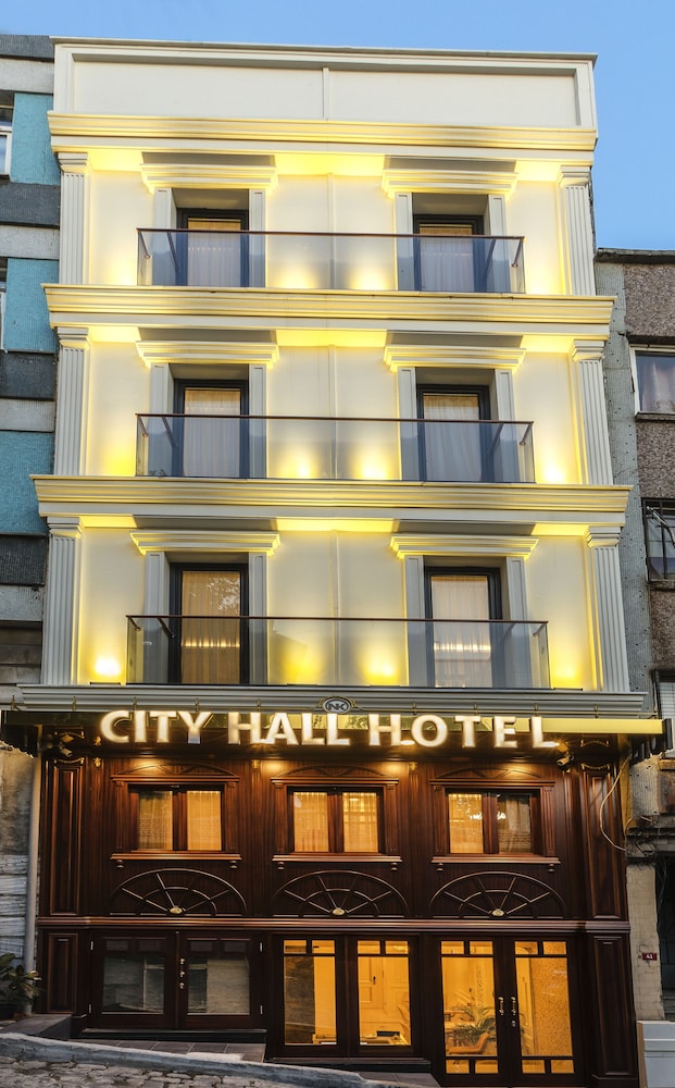 City Hall Hotel