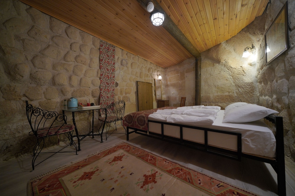 Cappadocia Center Cave Hostel - Featured Image