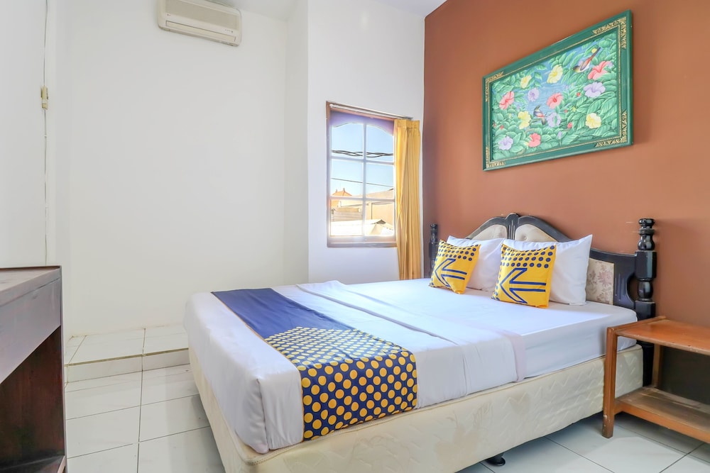 Hotel Candra Adigraha by OYO Rooms - Featured Image