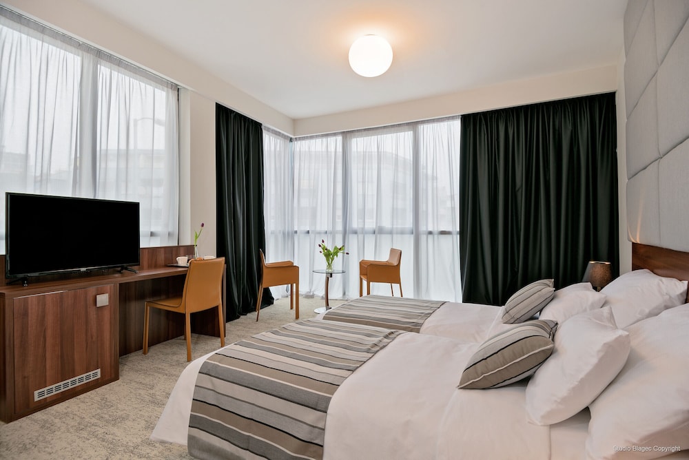 Priska Med Luxury Rooms - Featured Image