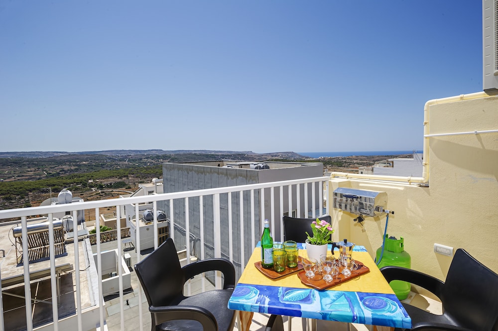 Summer Breeze Superior Apartment with Terrace - Featured Image