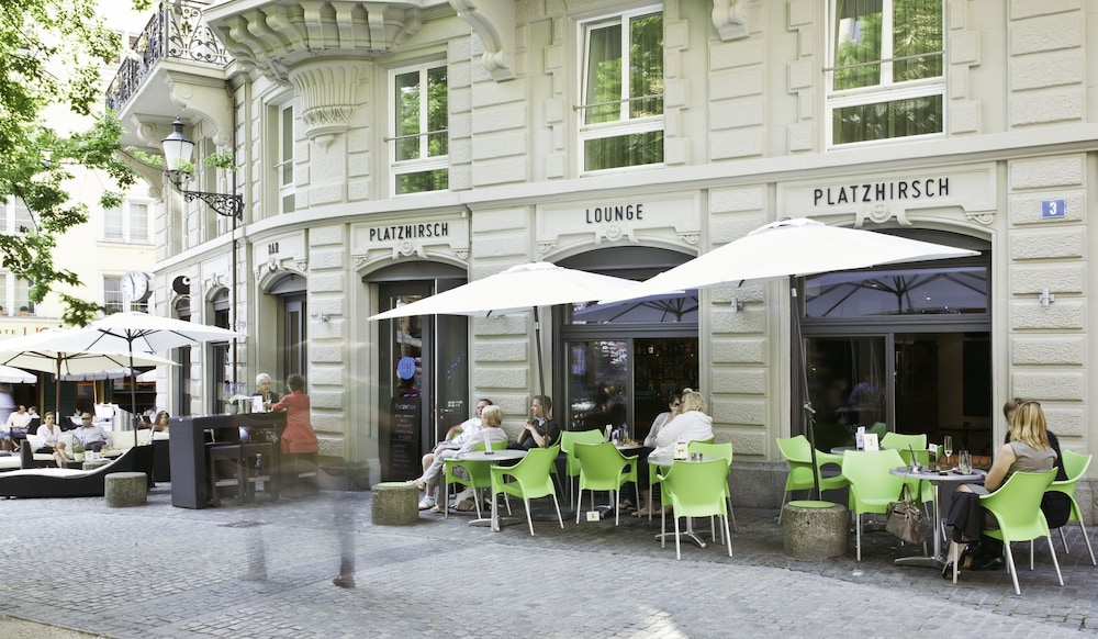 Platzhirsch Hotel & Bar - Featured Image