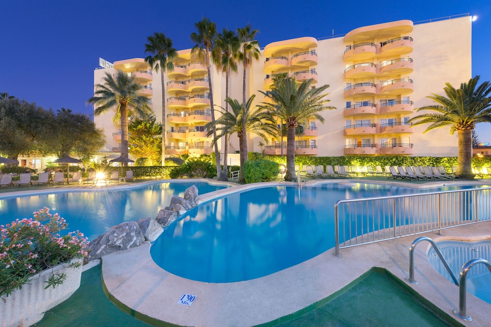 Alcudia Beach Aparthotel - Featured Image