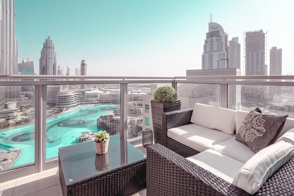 Elite Royal Apartment | Burj Khalifa & Fountain view | Deluxe - Featured Image