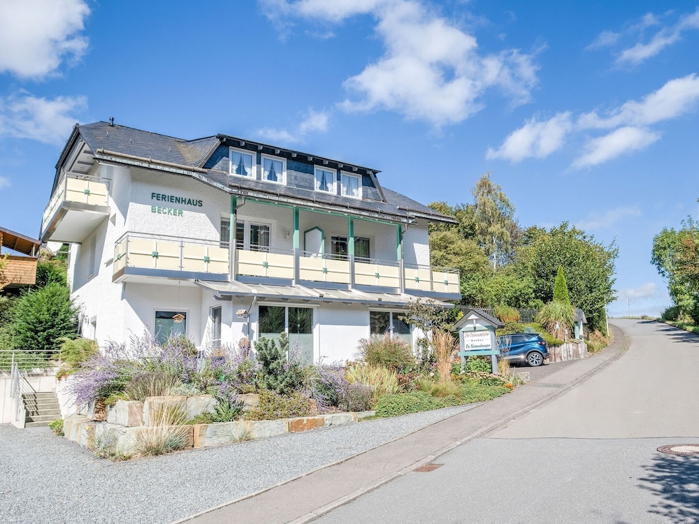 Peaceful Apartment in Schwalefeld With Garden