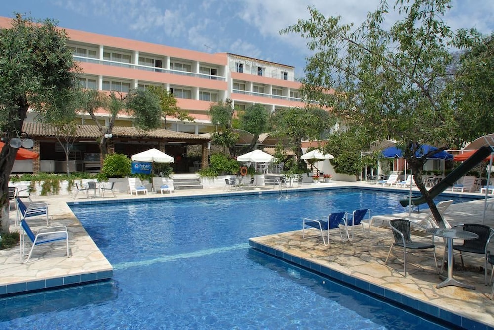 Alexandros Hotel