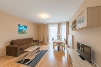 Corvin Plaza Apartments and Suites