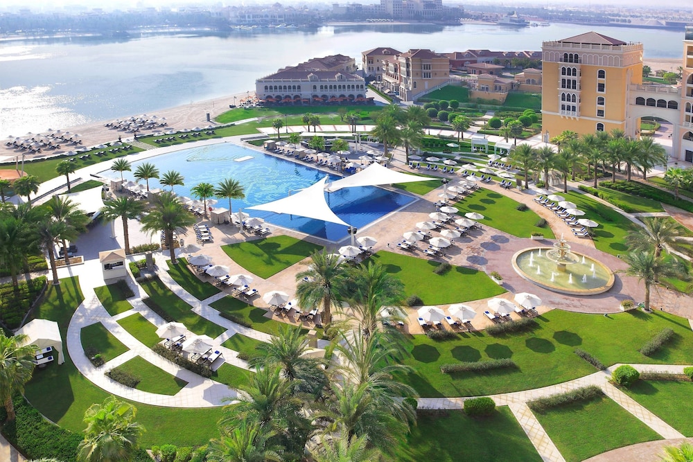 The Ritz-Carlton Abu Dhabi Grand Canal - Featured Image