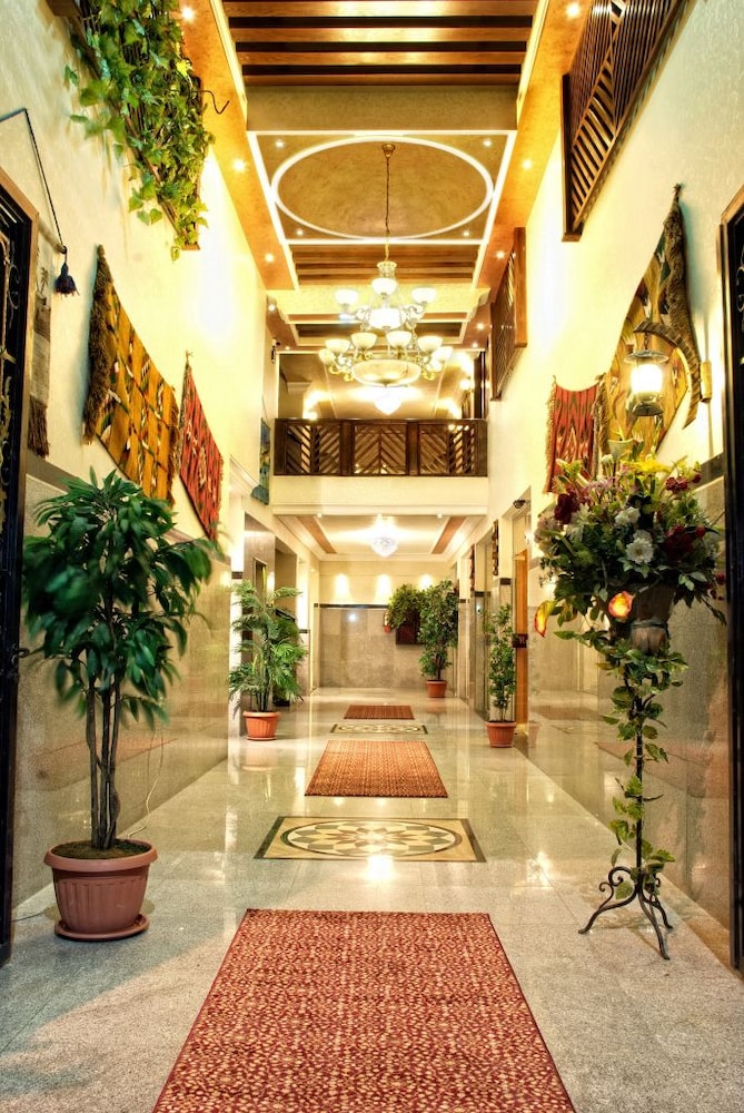 Jardaneh Hotel - Featured Image
