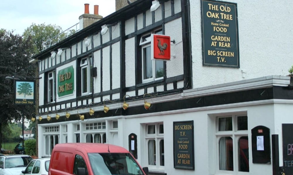 Old Oak Tree Inn - Featured Image