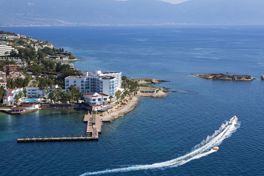 Le Bleu Hotel & Resort Kusadasi - Featured Image