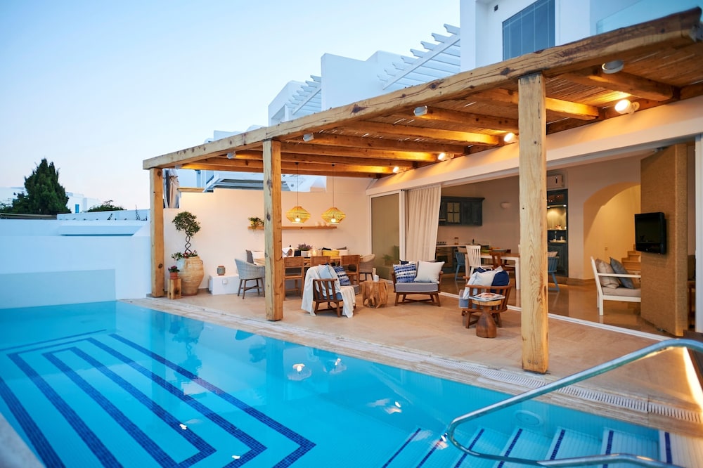 Louis Nausicaa Luxury Villas