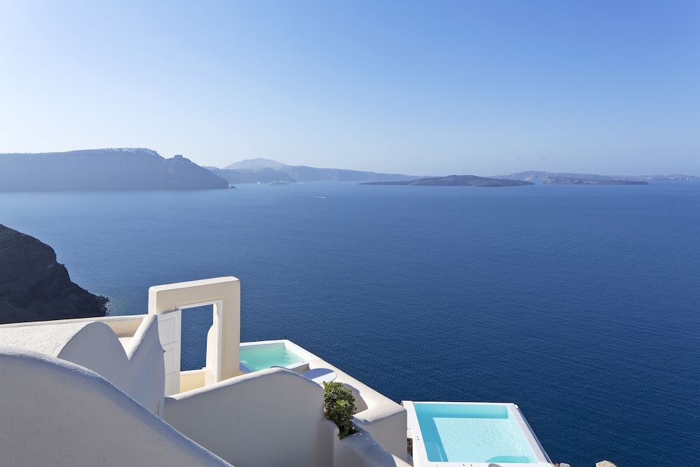 Canaves Oia Suites - Featured Image