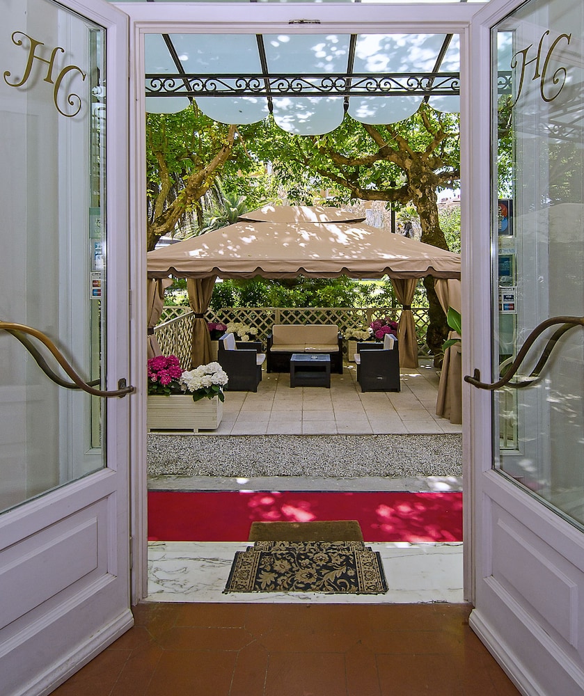 Hotel Coluccini - Interior Entrance