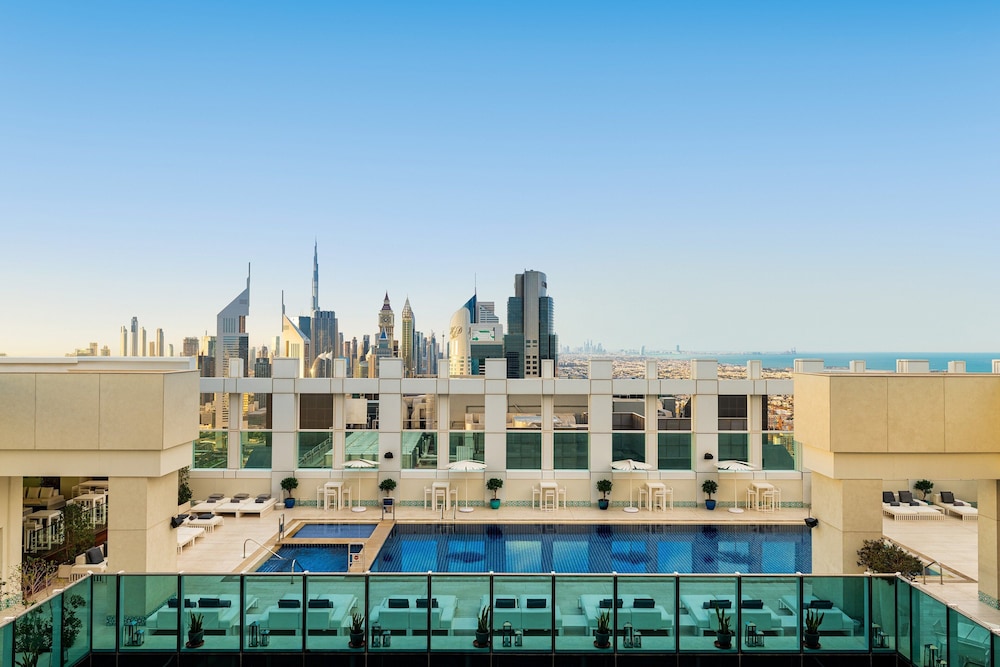 Sheraton Grand Hotel Dubai - Featured Image