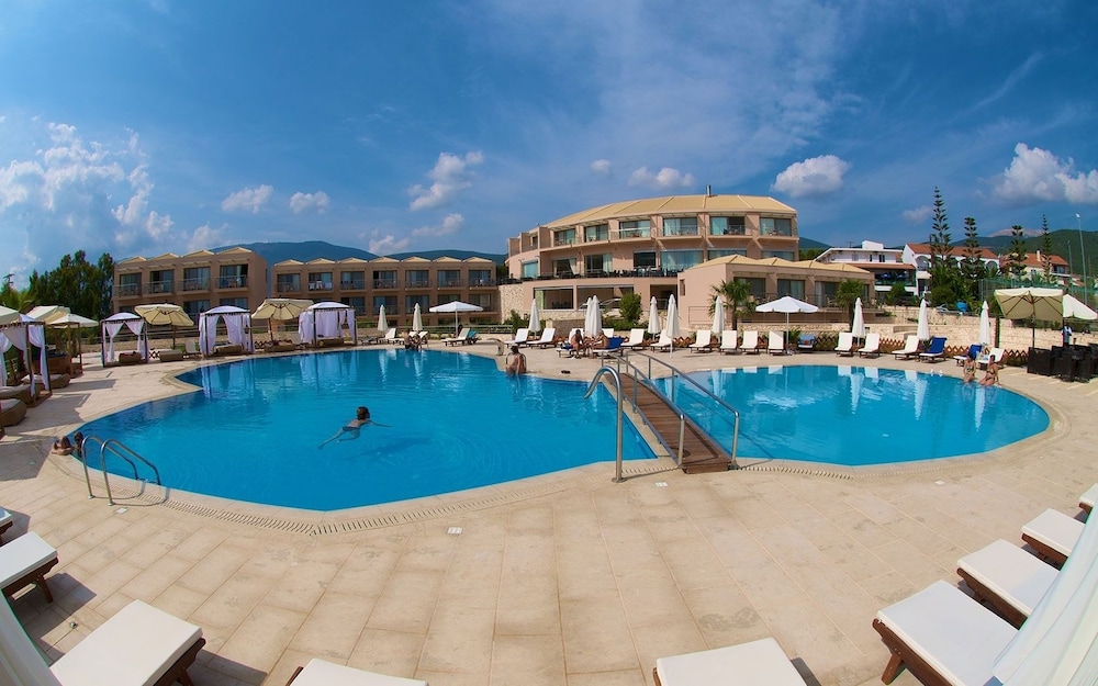 IONIAN EMERALD RESORT